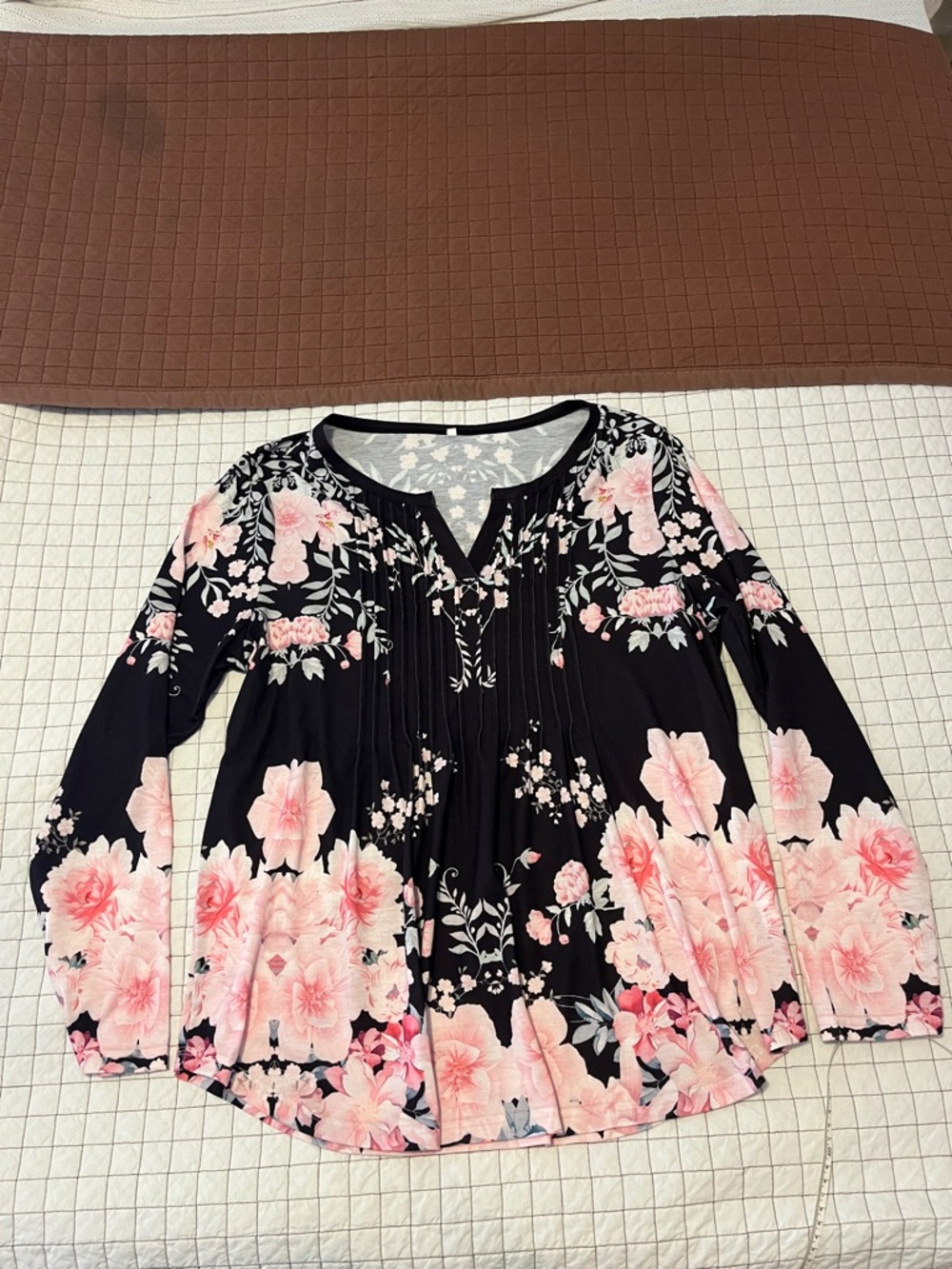 Women's Black Floral Long-Sleeve V-Neck Top - Pink Rose Print
